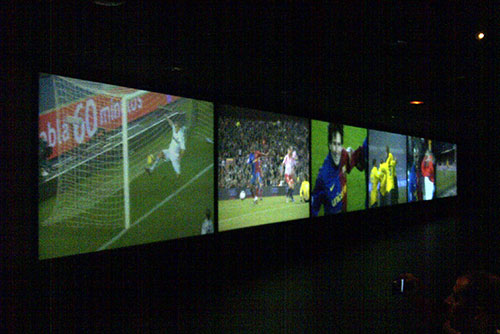 Camp Nou Experience : 35 meter-long screen