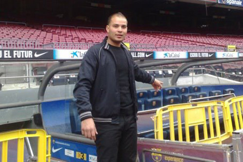 Camp Nou Experience : customer posing at the tunnel's exit